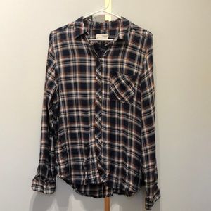 Universal thread long sleeve button down, size medium.